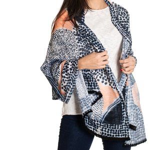 Vecceli Italy Women's Milano Monte Napoleon Luxe Scarf